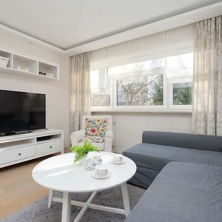 Cozy And Family Close To The Metro In By Renters * Warschau