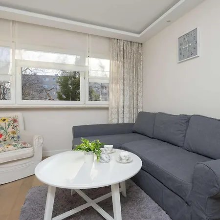 Апартаменты Cozy And Family Close To The Metro In By Renters Варшава