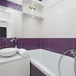 דירה Cozy And Family Close To The Metro In By Renters ורשה