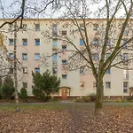 Cozy And Family Close To The Metro In By Renters דירה *