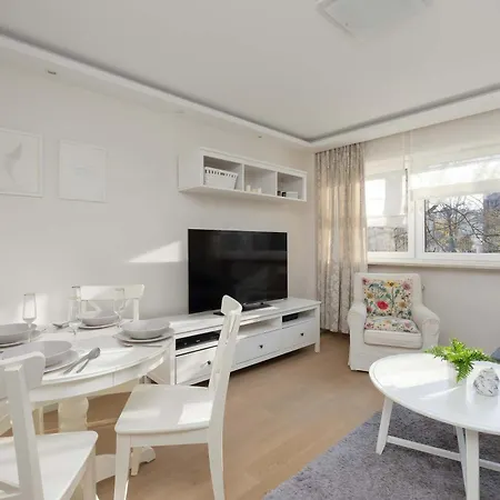 Apartament Cozy And Family Close To The Metro In By Renters